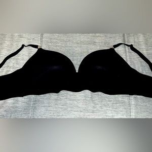 Victoria’s Secret Push-up Bra—Black
